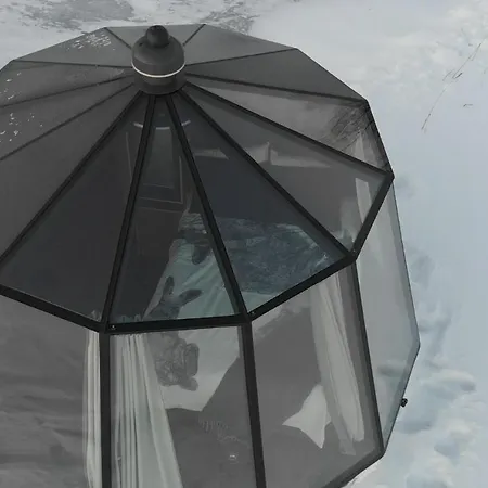 ラグジュアリーテント Vikajarvi Lake View Experience *